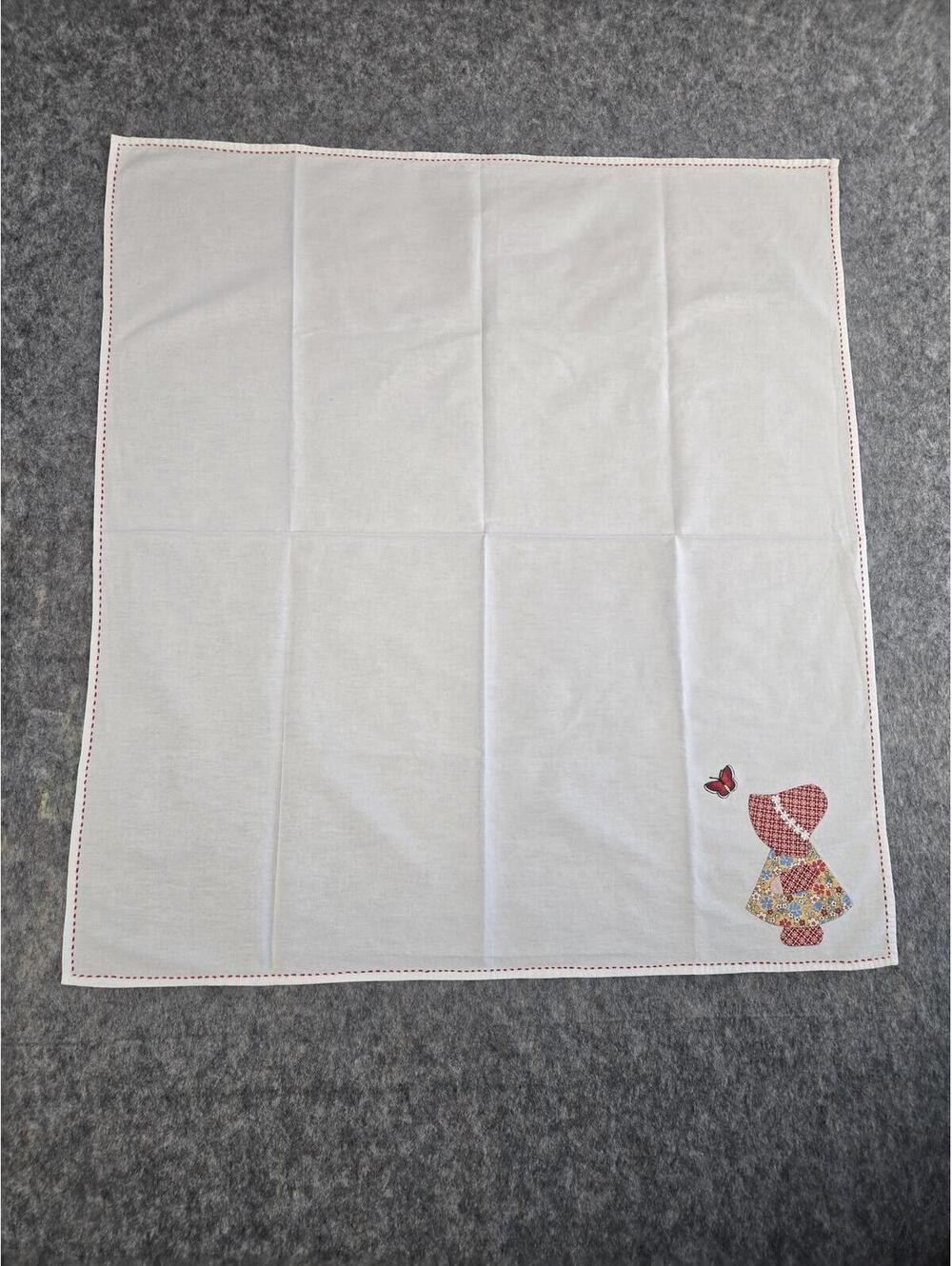 VTG Sunbonnet Sue Tablecloth White Card Table Tea Cloth Mint